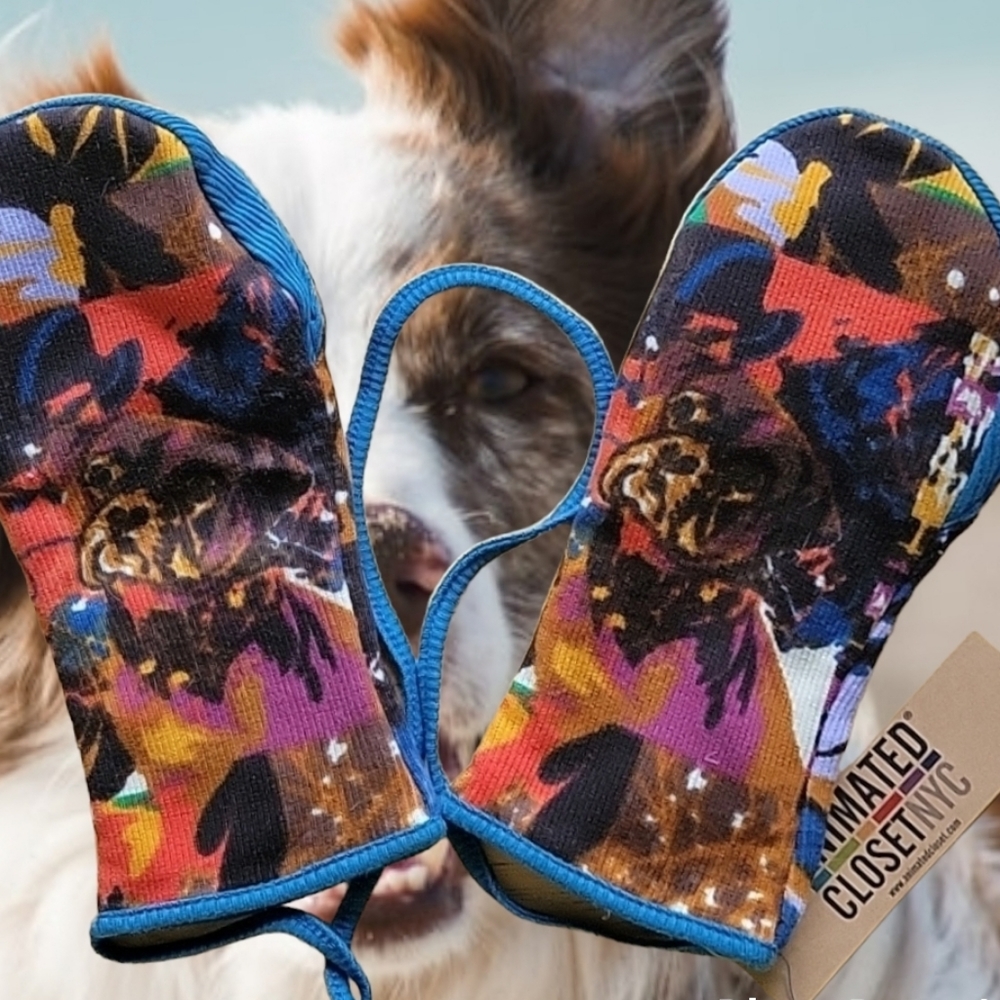 ANIMATED CLOSET MITTENS